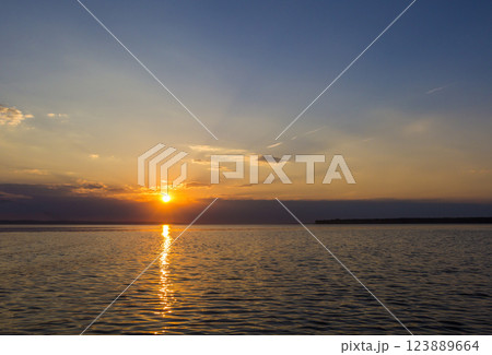 Evening sunset on the lake Evening sunset on the lake 123889664