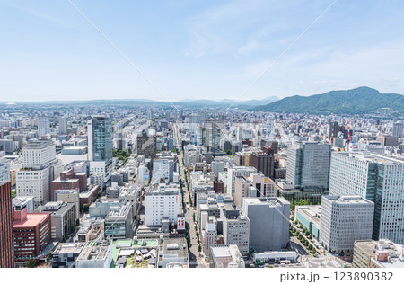 北海道札幌市　JR札幌駅周辺から望む札幌の街並み（札幌駅から南方向） 123890382