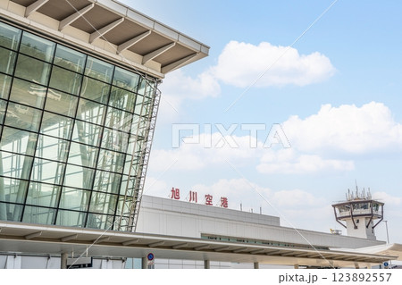 北海道旭川市 快晴の旭川空港 北海道旭川市 快晴の旭川空港 123892557