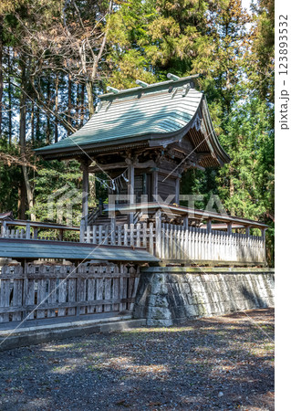 佐竹昌義が兜を奉納した甲神社本殿【茨城県常陸大宮市】 佐竹昌義が兜を奉納した甲神社本殿【茨城県常陸大宮市】 123893532