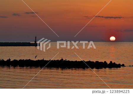 淡路島 西海岸 淡路サンセットラインの夕日 淡路島 西海岸 淡路サンセットラインの夕日 123894225