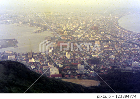 Landscape of Hakodate's sunset / 夕暮れ時の函館全景(1980年代) 123894774