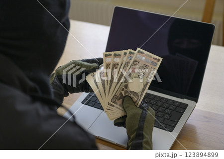 ハッカーや闇バイト（強盗）イメージ 123894899