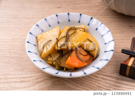 大根とにんじんの酢醤油漬け 大根とにんじんの酢醤油漬け 123898491