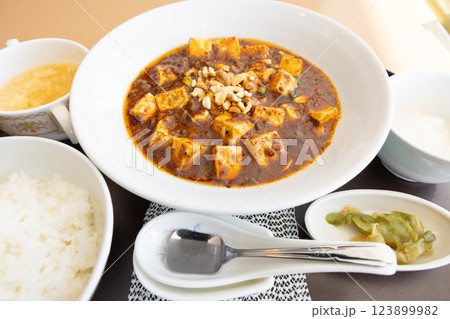 おいしい麻婆豆腐定食 123899982