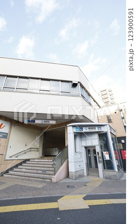 東京メトロ東西線の東陽町駅1番出入口 東京メトロ東西線の東陽町駅1番出入口 123900591
