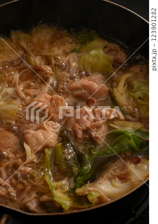 鶏キャベツ鍋 鶏キャベツ鍋 123901282