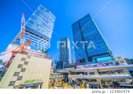 日本の東京都市景観 3月10日…さよなら渋谷駅西口、フェンスで覆われてしまった＝10日 123902474
