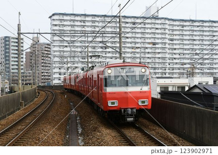 名鉄の赤い電車 123902971