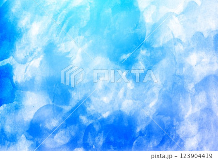 手描きクレヨンタッチと水彩背景青色 123904419