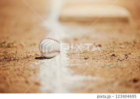 Baseball, chalk line and ball on field before sports game, training and practice. Competition, motivation and sport equipment on baseball field ground. Isolated, close up and copy space for softball Baseball, chalk line and ball on field before sports game, training and practice. Competition, motivation and sport equipment on baseball field ground. Isolated, close up and copy space for softball 123904695