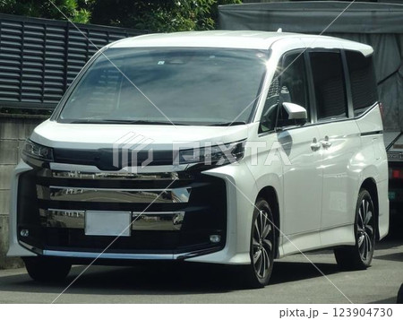 トヨタ・ノア 4代目 トヨタ・ノア 4代目 123904730