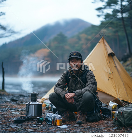 自然の中で癒やされる、静寂のキャンプライフ 123907455