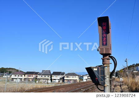 警告表示　姫駅（ひめえき）太多線のホーム 123908724