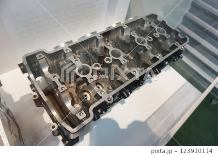 SUZUKI　エンジンブロック鋳造工程 123910114