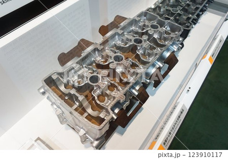 SUZUKI　エンジンブロック鋳造工程 123910117