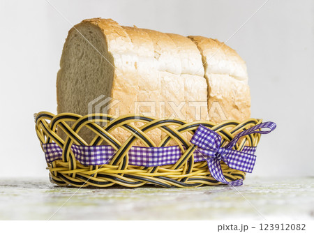 A loaf of bread 123912082