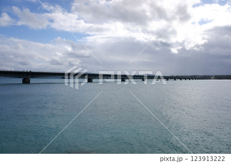沖縄県　古宇利島　古宇利大橋 123913222
