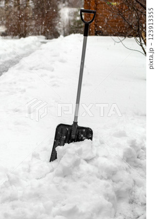 Shovel in the snow. 123913355