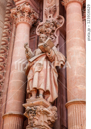 Detail of the facade of the beautiful historic Church of Santa Prisca built between 1751 and 1759 located on the east side of the main plaza of Taxco de Alarcon. 123916629
