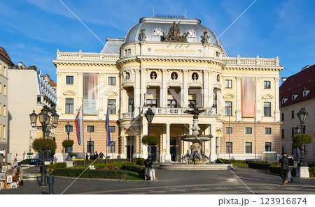 Slovak National Theatre. Neo Renaissance building on Hviezdoslav Square. Bratislava. Slovakia Slovak National Theatre. Neo Renaissance building on Hviezdoslav Square. Bratislava. Slovakia 123916874