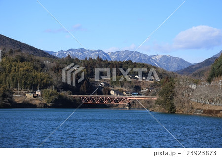 木曽川〜落合ダム湖〜(岐阜県中津川市) 木曽川〜落合ダム湖〜(岐阜県中津川市) 123923873