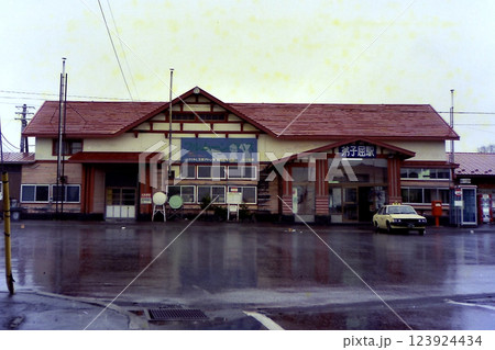 Teshikaga station @Hokkaido / 旧 弟子屈駅の駅舎,駅前の様子 Teshikaga station @Hokkaido / 旧 弟子屈駅の駅舎,駅前の様子 123924434