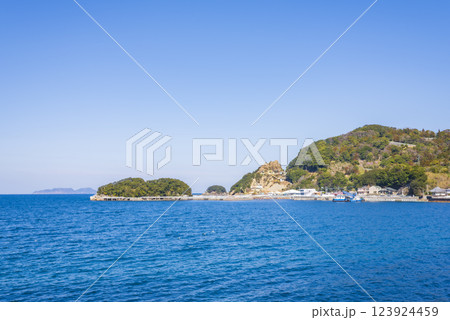 四浦半島のつくみイルカ島 123924459