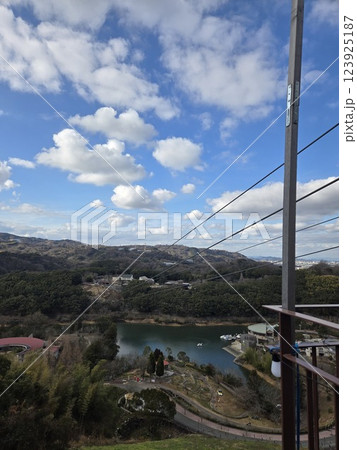 動物園まで飛ぶ 動物園まで飛ぶ 123925187