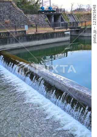 菅沼沈砂池　天神社付近からの眺め　深谷市　　　　 123925648