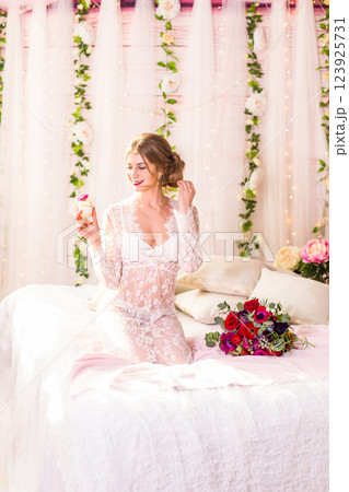 Beautiful Woman Bride Makeup and Hairstyle, Girl studio 123925731