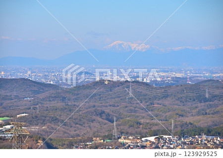 《愛知県》瀬戸市 岩巣山展望台から伊吹山方面の眺望 《愛知県》瀬戸市 岩巣山展望台から伊吹山方面の眺望 123929525