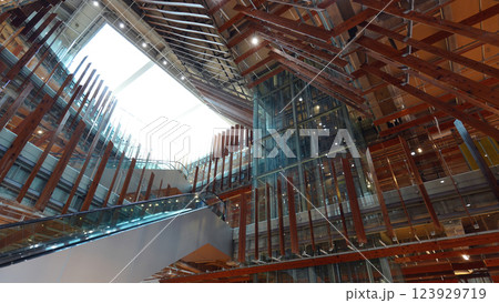 富山市ガラス美術館 123929719