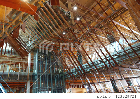 富山市ガラス美術館 123929721