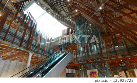 富山市ガラス美術館 123929722