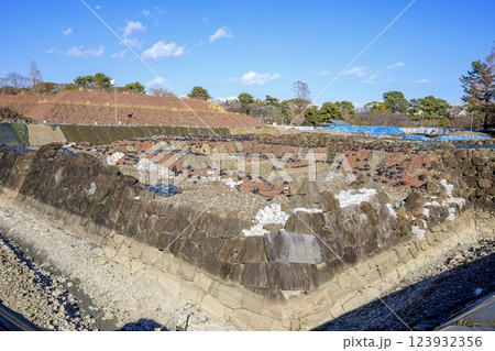 静岡市、駿府城天守台の発掘調査現場 123932356