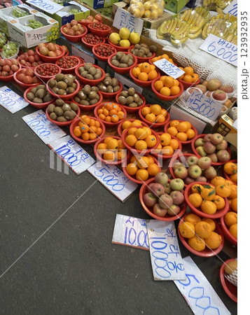 Fresh Chamoe (Korean Melon) for Sale at the Market 123932935