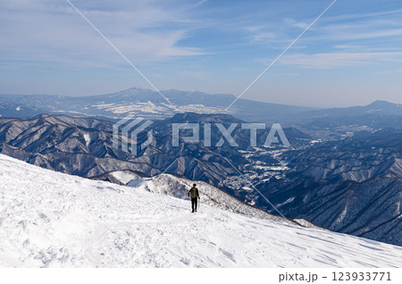 冬の谷川岳・天神尾根の絶景 123933771