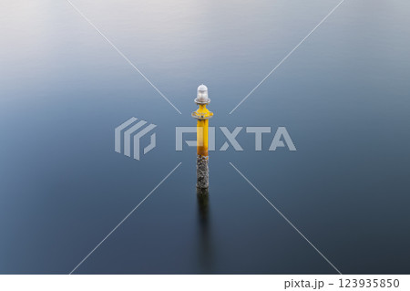 川に設置された黄色い標識、長秒露光 川に設置された黄色い標識、長秒露光 123935850