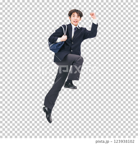 ジャンプする制服を着た男子学生　手作業で精密に切り抜いた背景透過全身写真PNG 123938102