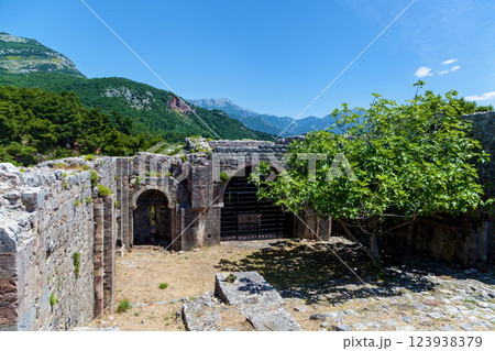 The remains of an old fortress 123938379