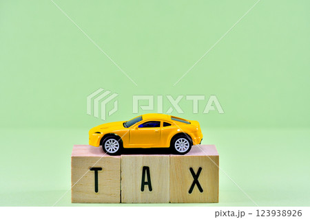 車にかかる税金のイメージ 123938926