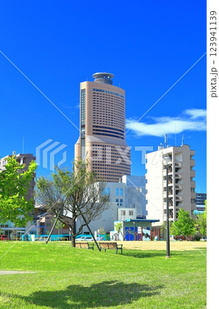 【静岡県】晴天の浜松アクトタワー 【静岡県】晴天の浜松アクトタワー 123941139