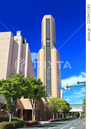 【静岡県】晴天の浜松アクトタワー 【静岡県】晴天の浜松アクトタワー 123941143