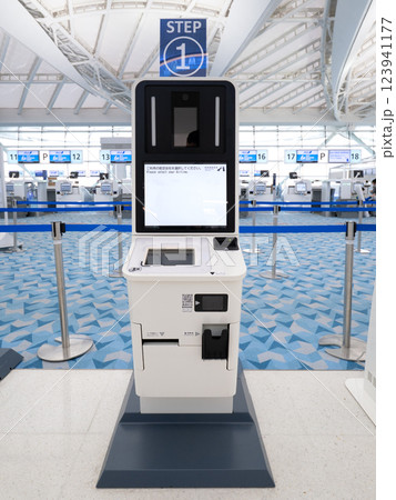 羽田空港第2ターミナル 国際線出発ロビー 東京都 羽田空港第2ターミナル 国際線出発ロビー 東京都 123941177