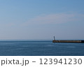 灯台と水平線 123941230