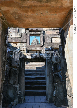 ロリュオス遺跡群・バコン寺院,アンコール遺跡群/カンボジア ロリュオス遺跡群・バコン寺院,アンコール遺跡群/カンボジア 123942550