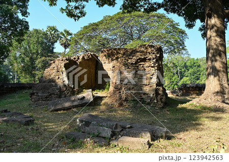 ロリュオス遺跡群・バコン寺院,アンコール遺跡群/カンボジア ロリュオス遺跡群・バコン寺院,アンコール遺跡群/カンボジア 123942563