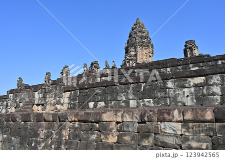 ロリュオス遺跡群・バコン寺院，アンコール遺跡群／カンボジア 123942565