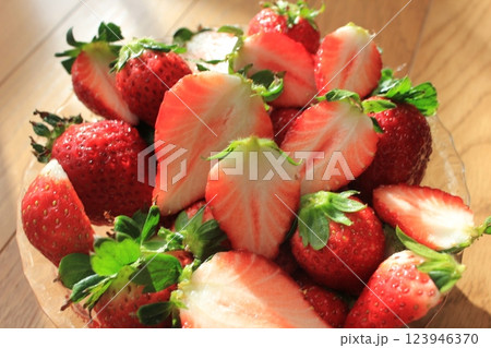 いちご　　　　　▼・▼・・▼・strawberry・▼・・▼・▼ 123946370